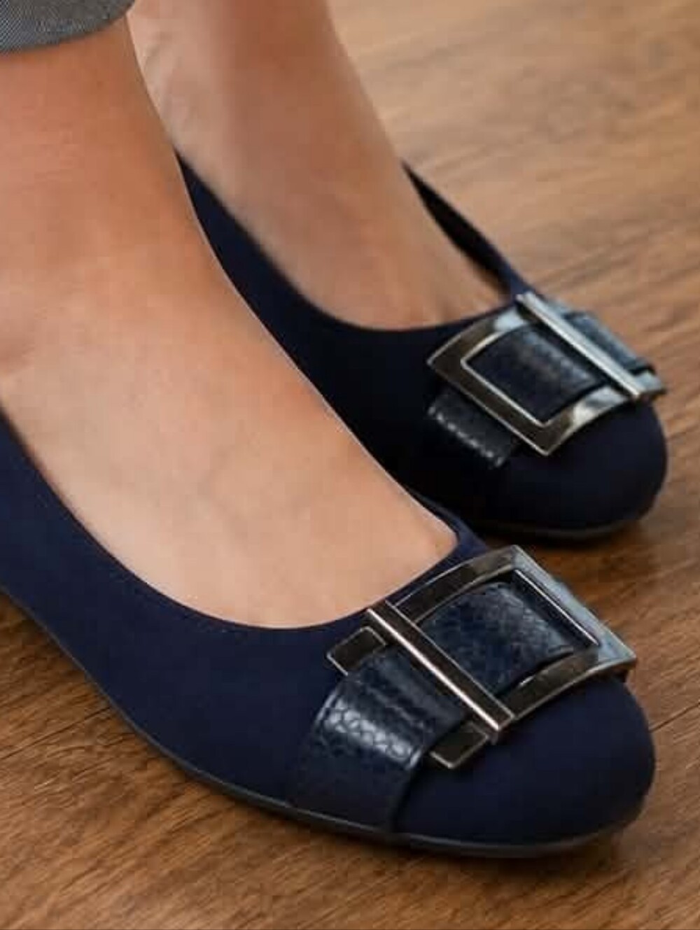 Navy Blue Women's Buckle Flats. Gr 7